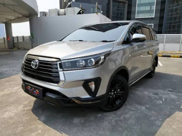 2019 Toyota Kijang Innova 2.0 Venturer - Foto 1 dari 10