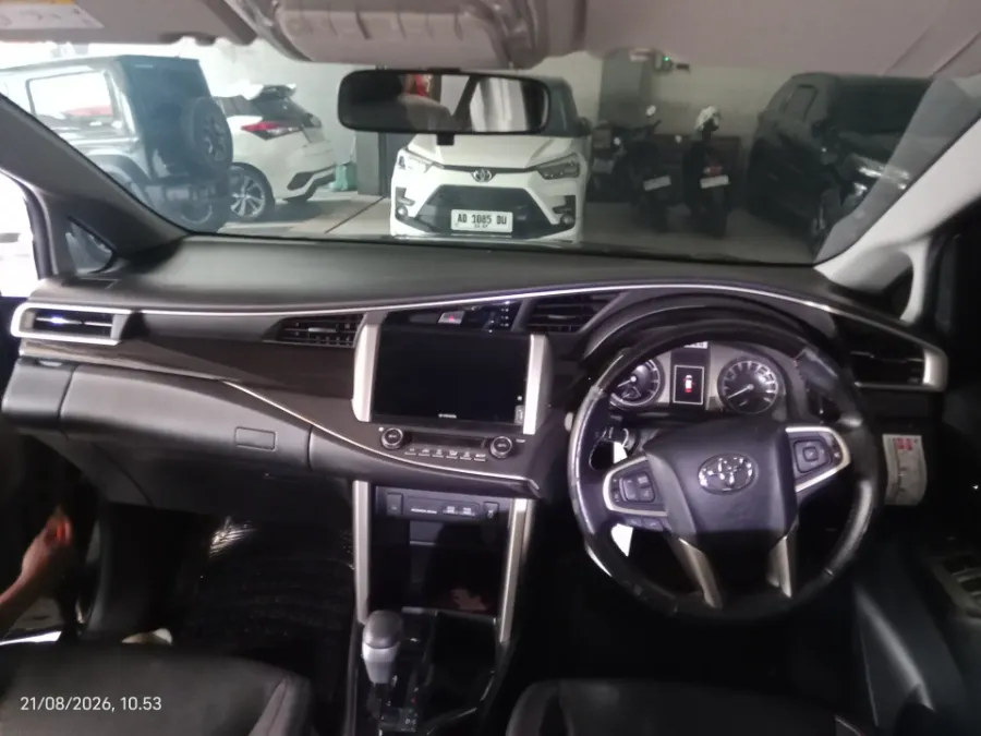 Foto Mobil Bekas Dashboard Toyota Kijang Innova 2.0 Venturer tahun 2021