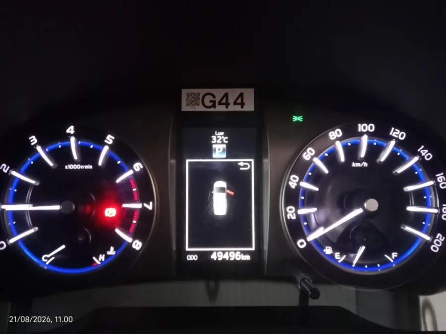 Foto Mobil Bekas Odometer Toyota Kijang Innova 2.0 Venturer tahun 2021