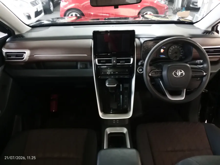 Foto Mobil Bekas Dashboard Toyota Kijang Innova 2.0 Zenix G CVT tahun 2023