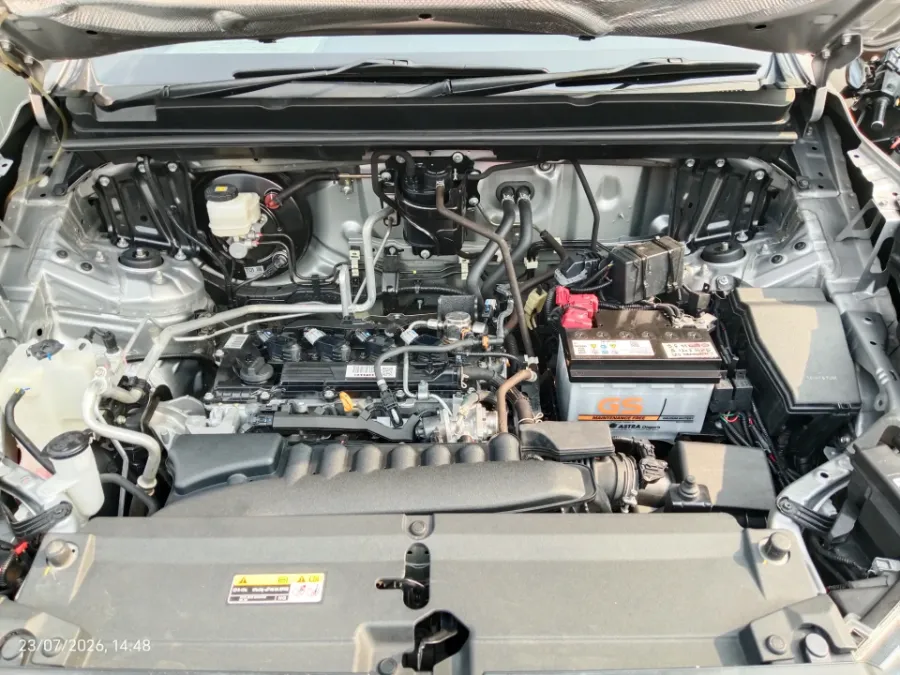 Foto Mobil Bekas Mesin Toyota Kijang Innova 2.0 Zenix G CVT tahun 2023