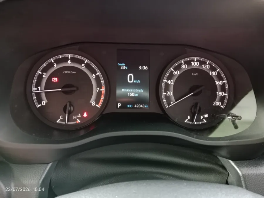 Foto Mobil Bekas Odometer Toyota Kijang Innova 2.0 Zenix G CVT tahun 2023