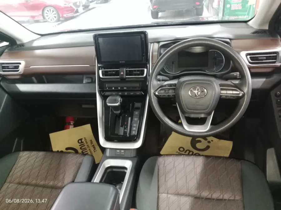 Foto Mobil Bekas Dashboard Toyota Kijang Innova 2.0 Zenix G HV CVT tahun 2022