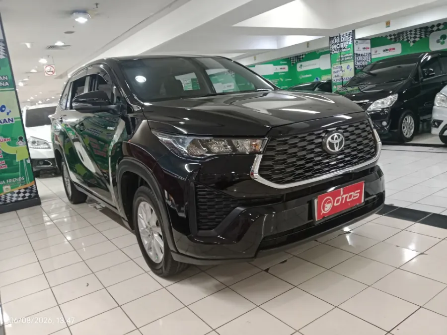 Foto Mobil Bekas Kanan Depan Toyota Kijang Innova 2.0 Zenix G HV CVT tahun 2022