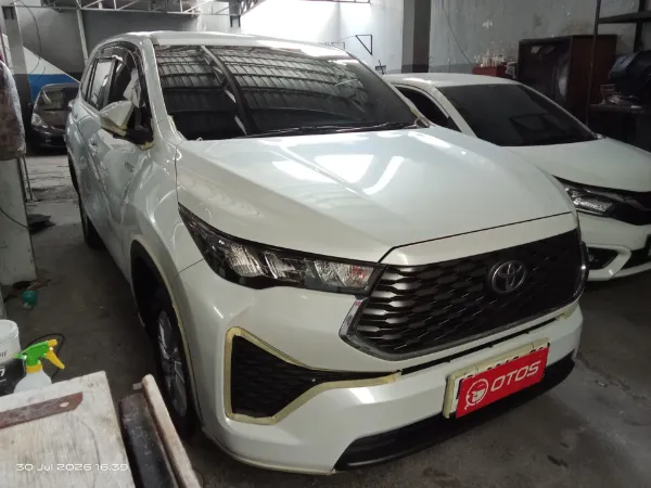 2023 Toyota Kijang Innova 2.0 Zenix G HV CVT - Foto 1 dari 6