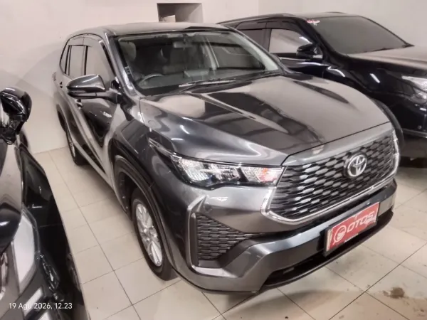 2023 Toyota Kijang Innova 2.0 Zenix G HV CVT