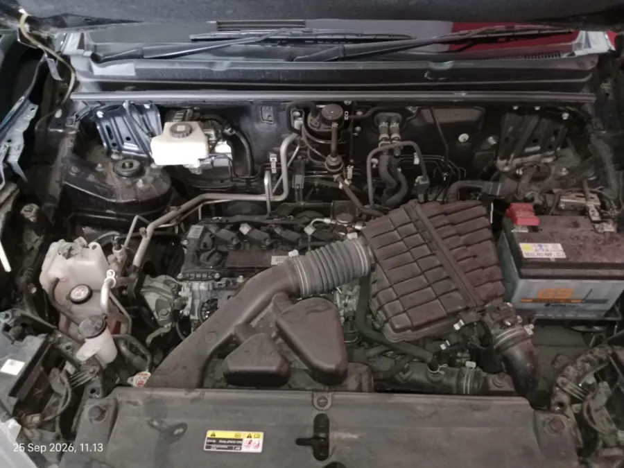 Foto Mobil Bekas Mesin Toyota Kijang Innova 2.0 Zenix G HV CVT tahun 2023