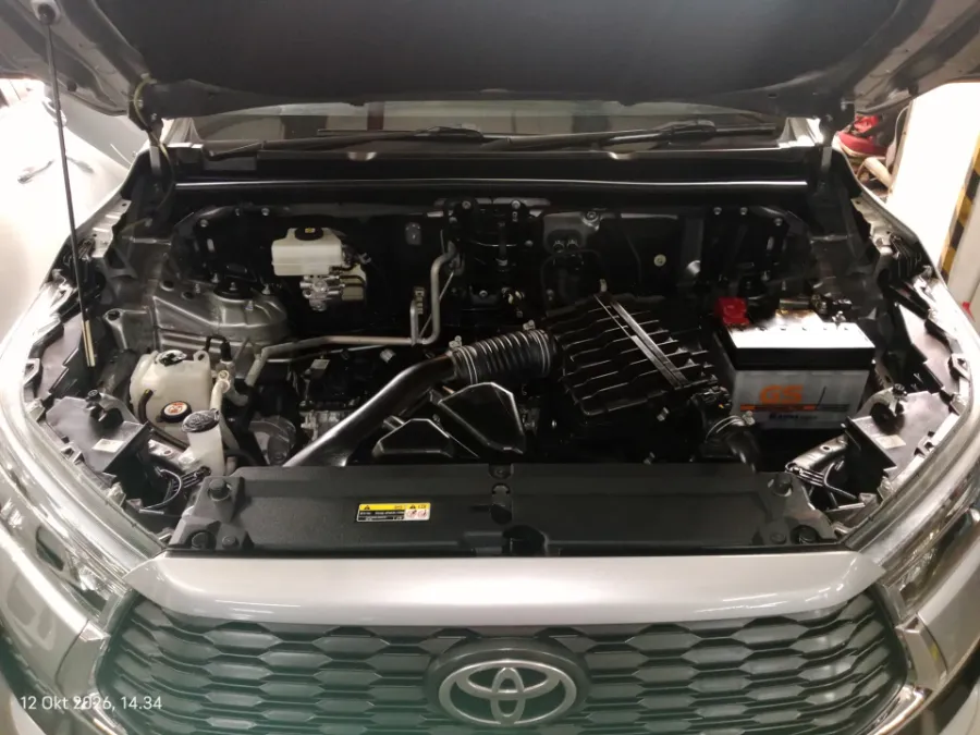 Foto Mobil Bekas Mesin Toyota Kijang Innova 2.0 Zenix G HV CVT tahun 2023