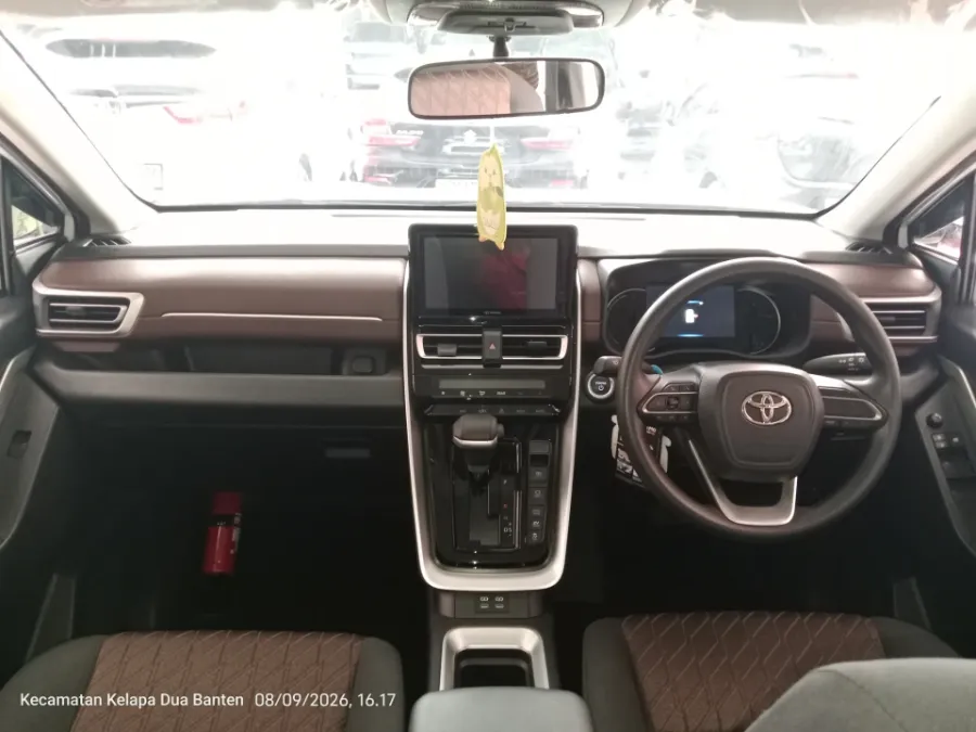 Foto Mobil Bekas Dashboard Toyota Kijang Innova 2.0 Zenix G HV CVT tahun 2024