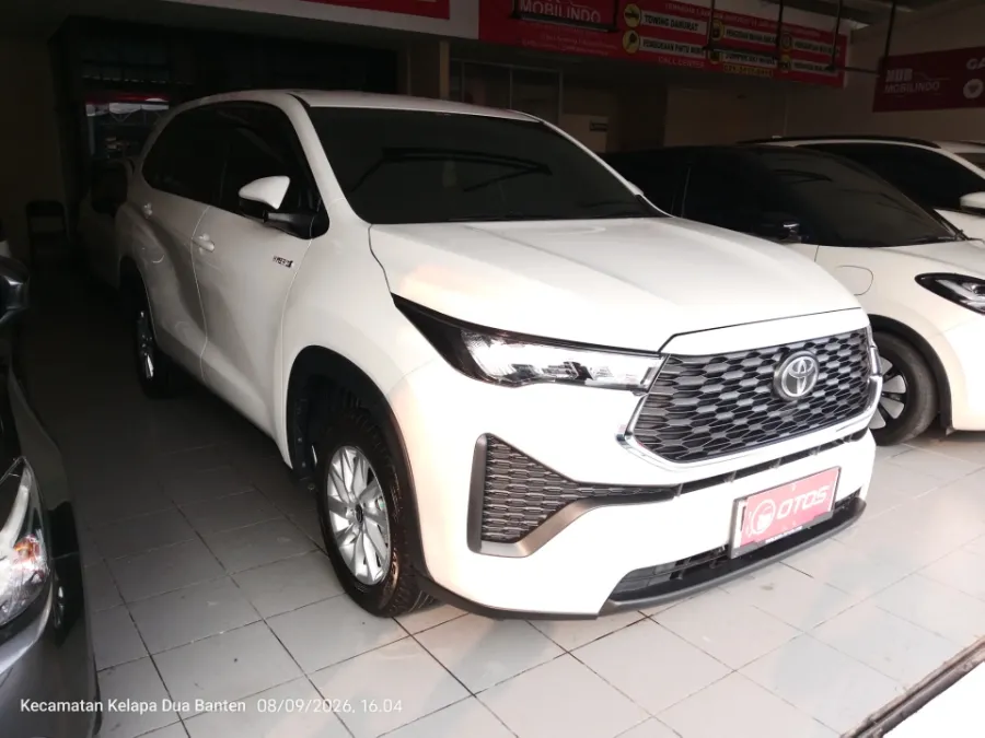 Foto Mobil Bekas Kanan Depan Toyota Kijang Innova 2.0 Zenix G HV CVT tahun 2024