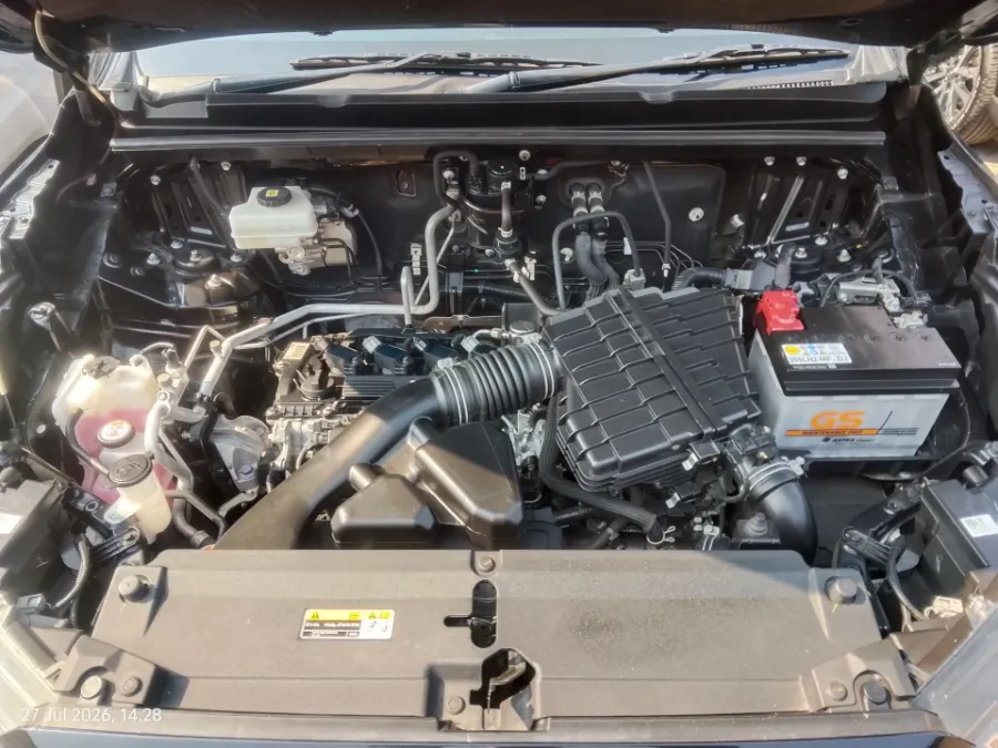 Foto Mobil Bekas Mesin Toyota Kijang Innova 2.0 Zenix G HV CVT tahun 2024