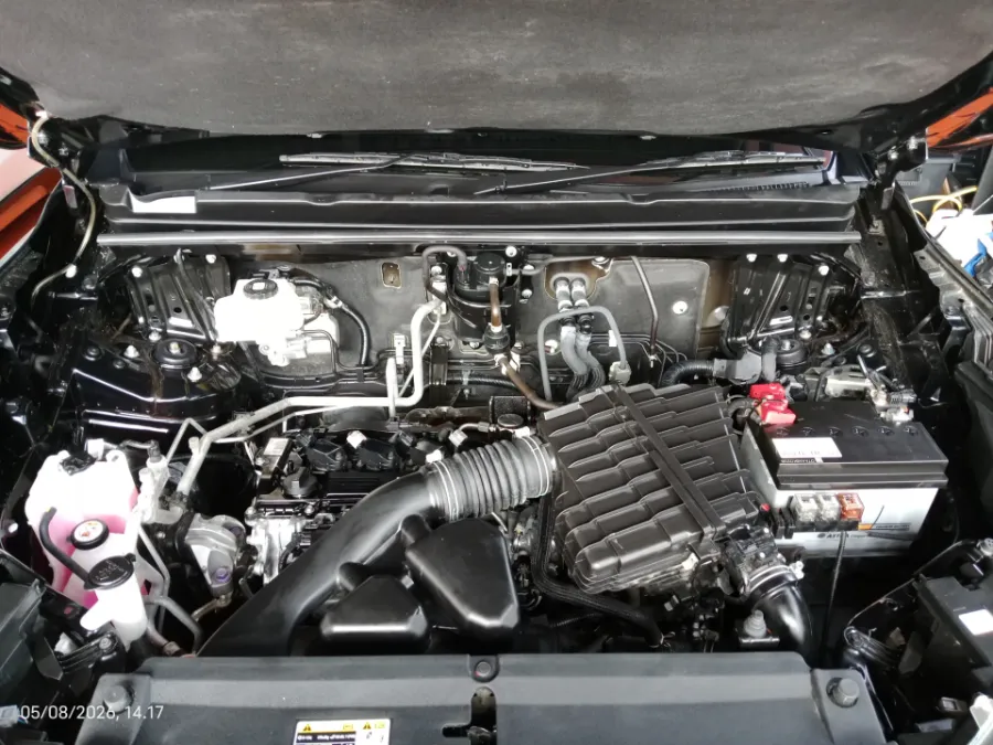 Foto Mobil Bekas Mesin Toyota Kijang Innova 2.0 Zenix G HV CVT tahun 2024