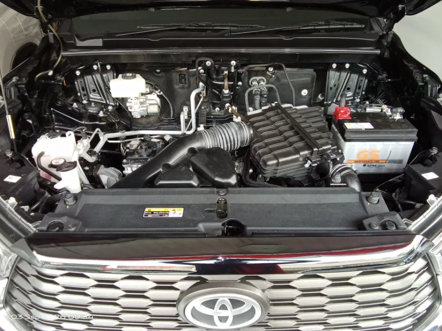 Foto Mobil Bekas Mesin Toyota Kijang Innova 2.0 Zenix G HV CVT tahun 2024