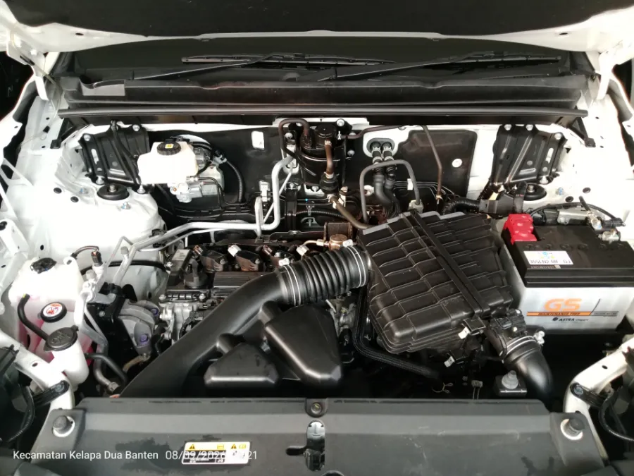 Foto Mobil Bekas Mesin Toyota Kijang Innova 2.0 Zenix G HV CVT tahun 2024