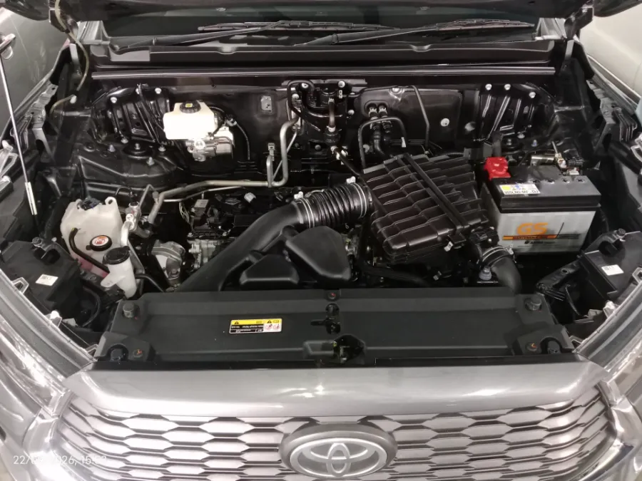 Foto Mobil Bekas Mesin Toyota Kijang Innova 2.0 Zenix G HV CVT tahun 2024