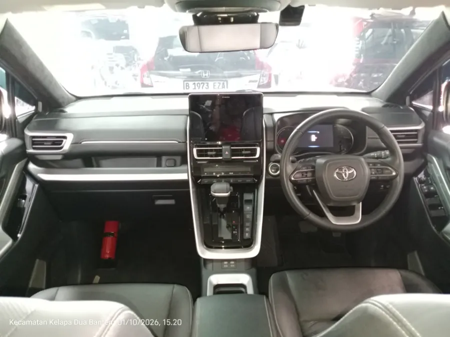 Foto Mobil Bekas Dashboard Toyota Kijang Innova 2.0 Zenix Q HV CVT TSS tahun 2023
