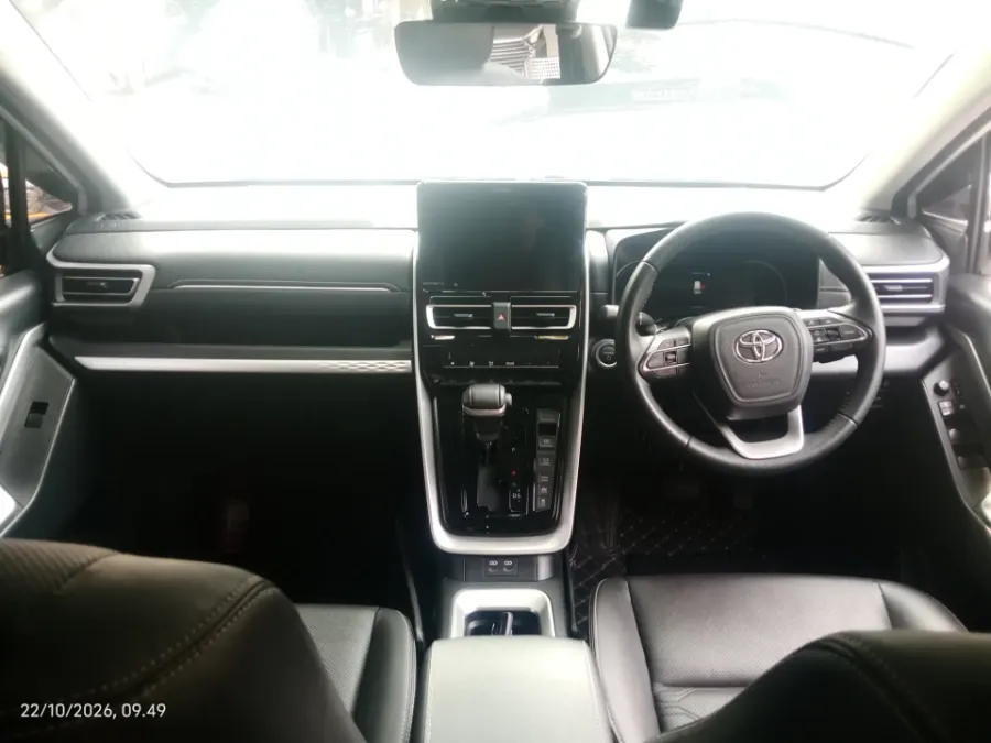 Foto Mobil Bekas Dashboard Toyota Kijang Innova 2.0 Zenix Q HV CVT TSS tahun 2023