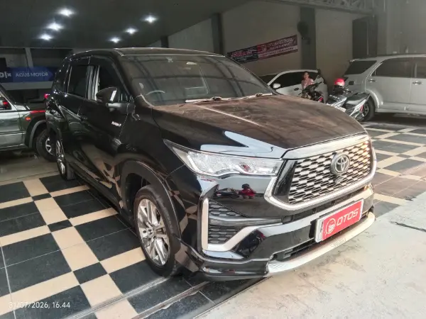 2023 Toyota Kijang Innova 2.0 Zenix Q HV CVT TSS
