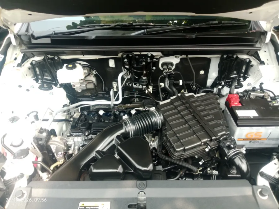 Foto Mobil Bekas Mesin Toyota Kijang Innova 2.0 Zenix Q HV CVT TSS tahun 2023