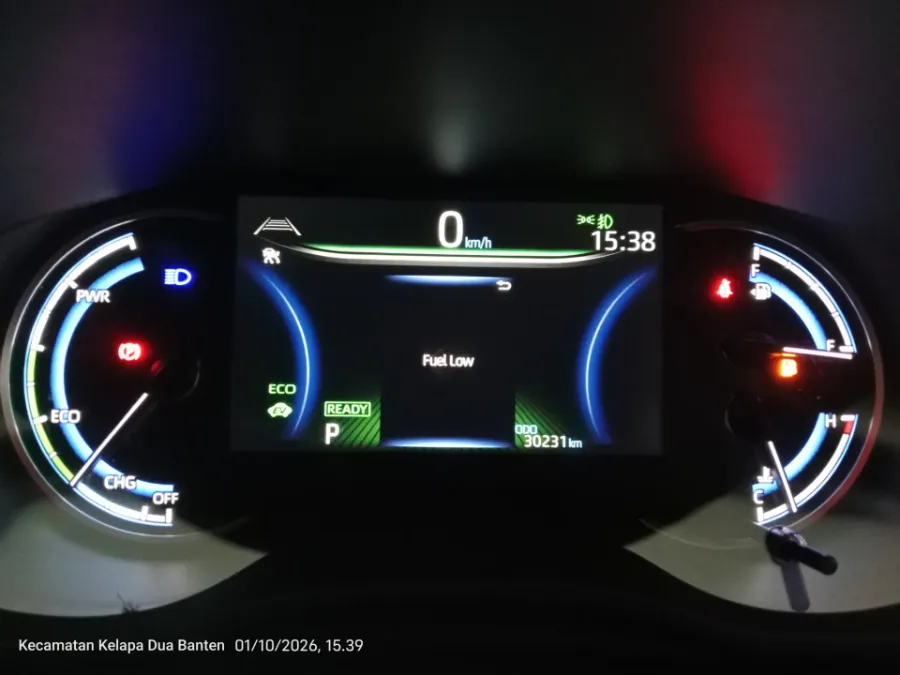 Foto Mobil Bekas Odometer Toyota Kijang Innova 2.0 Zenix Q HV CVT TSS tahun 2023