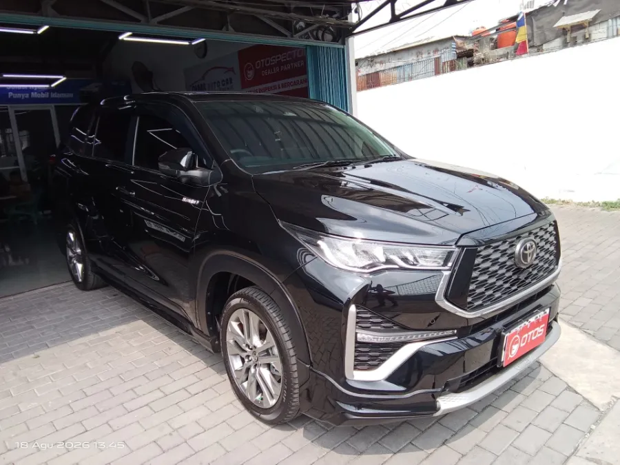 Foto Mobil Bekas Kanan Depan Toyota Kijang Innova 2.0 Zenix Q HV CVT TSS tahun 2024
