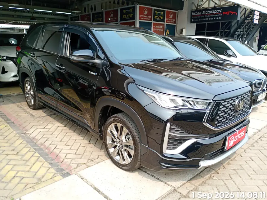 Foto Mobil Bekas Kanan Depan Toyota Kijang Innova 2.0 Zenix Q HV CVT TSS tahun 2024