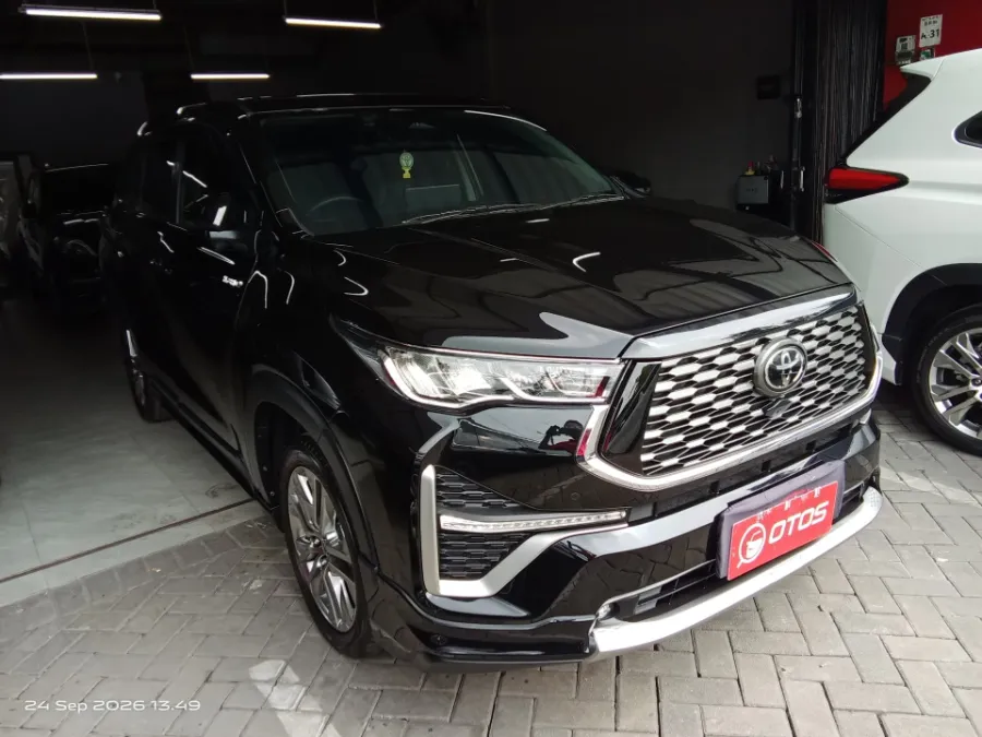 Foto Mobil Bekas Kanan Depan Toyota Kijang Innova 2.0 Zenix Q HV CVT TSS tahun 2024