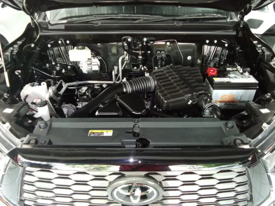 Foto Mobil Bekas Mesin Toyota Kijang Innova 2.0 Zenix Q HV CVT TSS tahun 2024