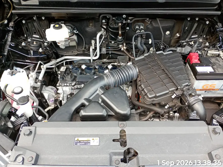 Foto Mobil Bekas Mesin Toyota Kijang Innova 2.0 Zenix Q HV CVT TSS tahun 2024