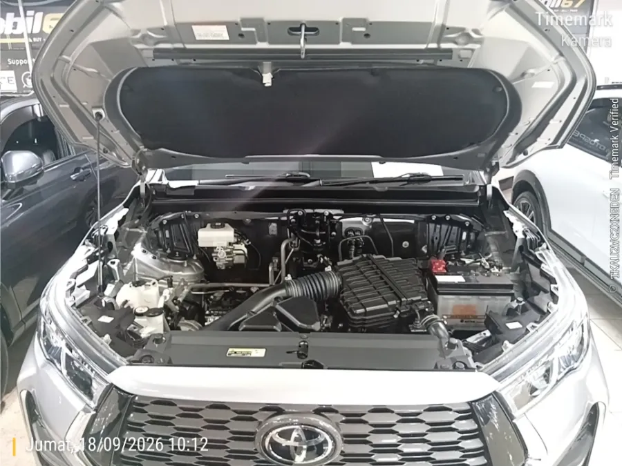 Foto Mobil Bekas Mesin Toyota Kijang Innova 2.0 Zenix Q HV CVT TSS tahun 2024