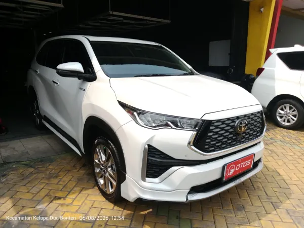 2025 Toyota Kijang Innova 2.0 Zenix Q HV CVT TSS - Foto 1 dari 6