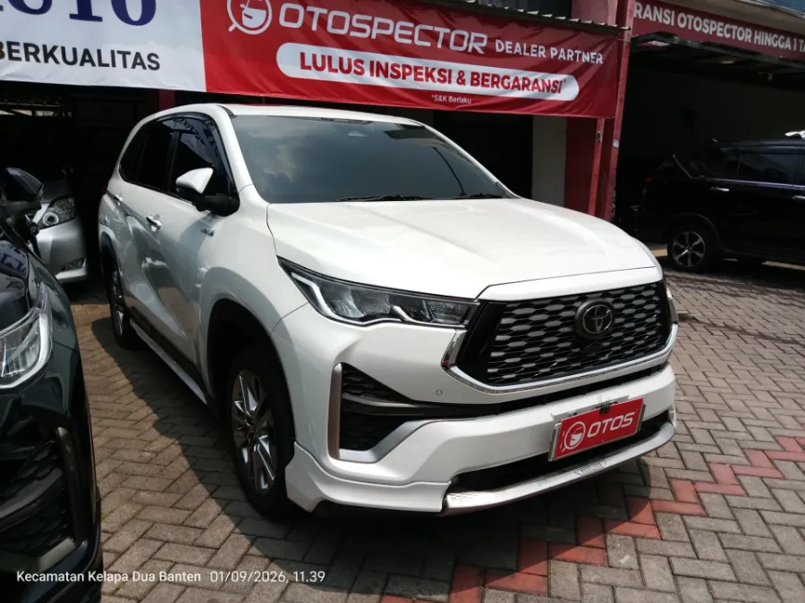 Foto Mobil Bekas Kanan Depan Toyota Kijang Innova 2.0 Zenix Q HV CVT TSS tahun 2025