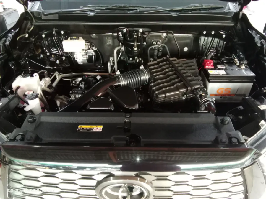 Foto Mobil Bekas Mesin Toyota Kijang Innova 2.0 Zenix Q HV CVT TSS tahun 2025