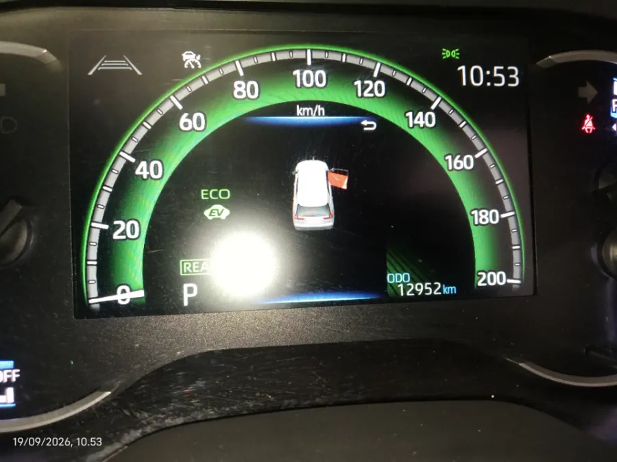 Foto Mobil Bekas Odometer Toyota Kijang Innova 2.0 Zenix Q HV CVT TSS tahun 2025
