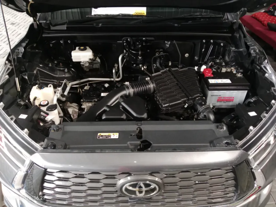 Foto Mobil Bekas Mesin Toyota Kijang Innova 2.0 Zenix Q HV CVT TSS Modellista tahun 2022