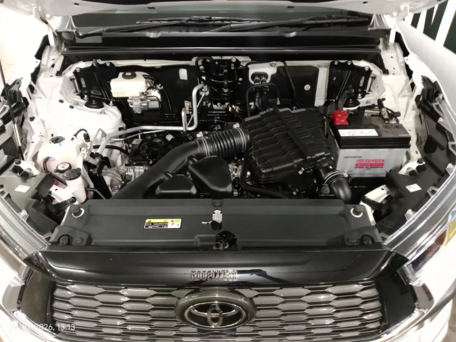 Foto Mobil Bekas Mesin Toyota Kijang Innova 2.0 Zenix Q HV CVT TSS Modellista tahun 2023