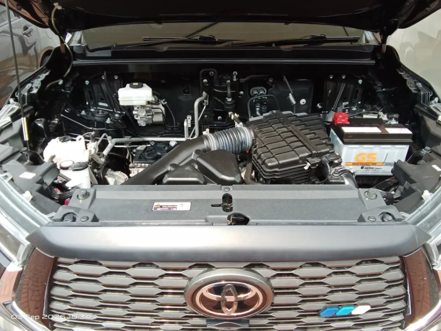 Foto Mobil Bekas Mesin Toyota Kijang Innova 2.0 Zenix Q HV CVT TSS Modellista tahun 2023
