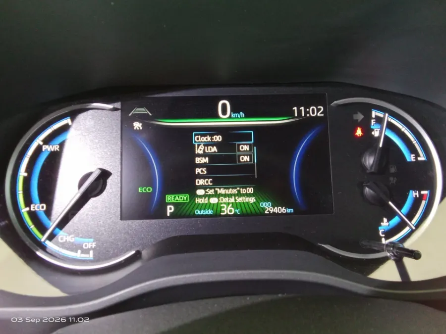 Foto Mobil Bekas Odometer Toyota Kijang Innova 2.0 Zenix Q HV CVT TSS Modellista tahun 2023