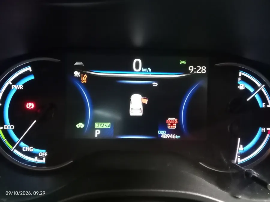 Foto Mobil Bekas Odometer Toyota Kijang Innova 2.0 Zenix Q HV CVT TSS Modellista tahun 2023