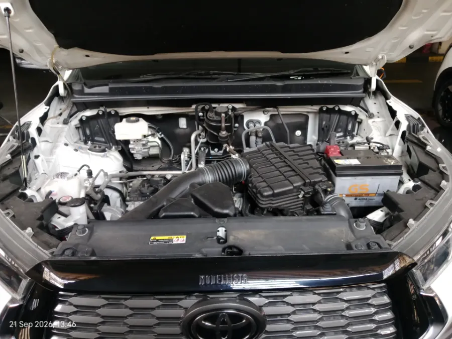 Foto Mobil Bekas Mesin Toyota Kijang Innova 2.0 Zenix Q HV CVT TSS Modellista tahun 2024
