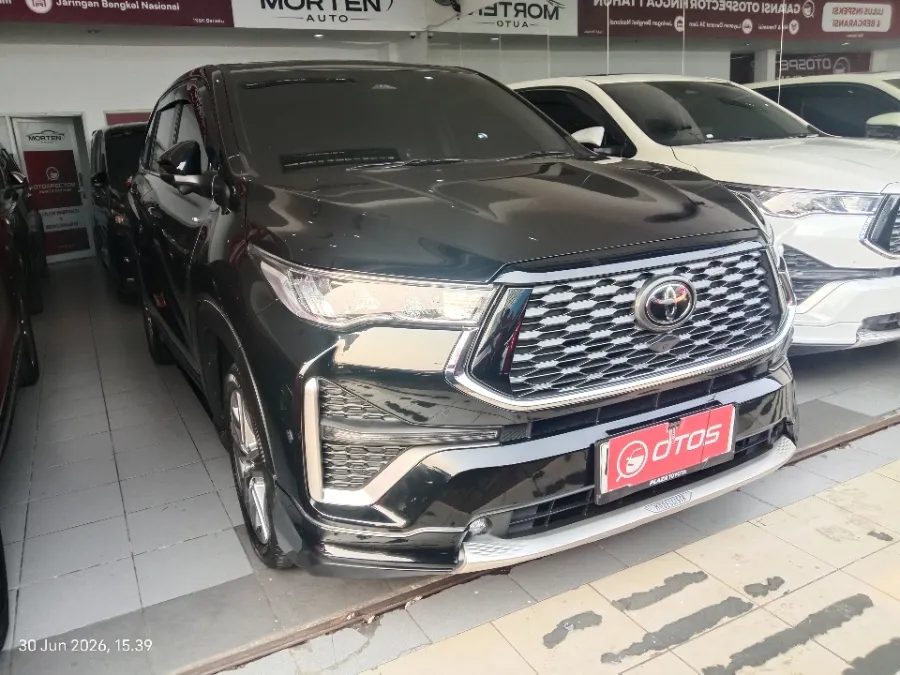 Foto Mobil Bekas Kanan Depan Toyota Kijang Innova 2.0 Zenix Q HV CVT TSS Modellista tahun 2025