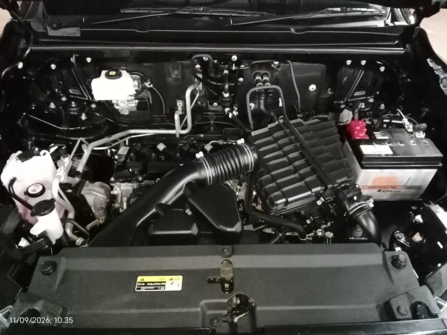 Foto Mobil Bekas Mesin Toyota Kijang Innova 2.0 Zenix Q HV CVT TSS Modellista tahun 2025