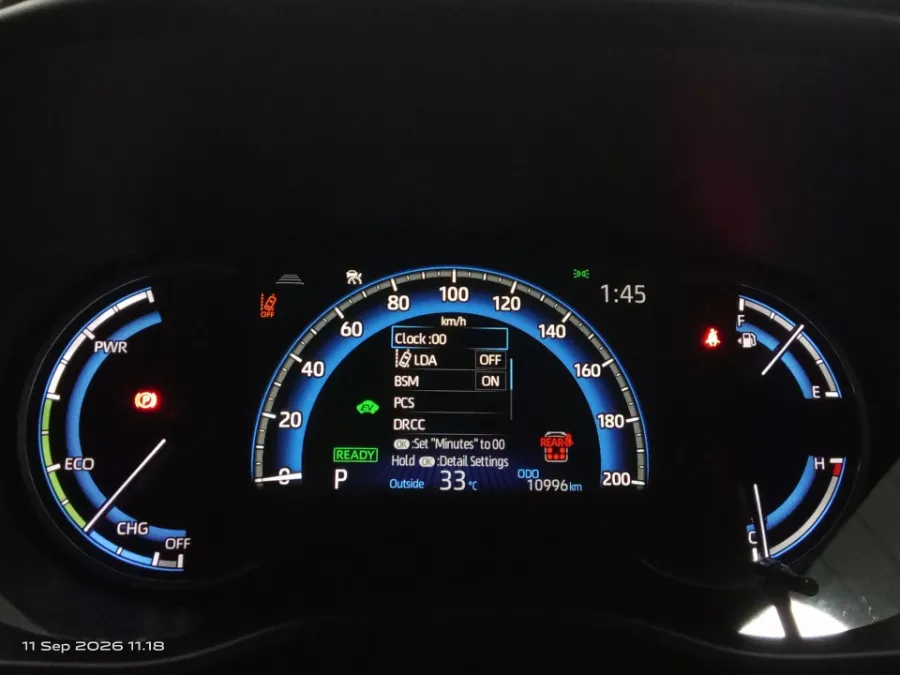 Foto Mobil Bekas Odometer Toyota Kijang Innova 2.0 Zenix Q HV CVT TSS Modellista tahun 2025
