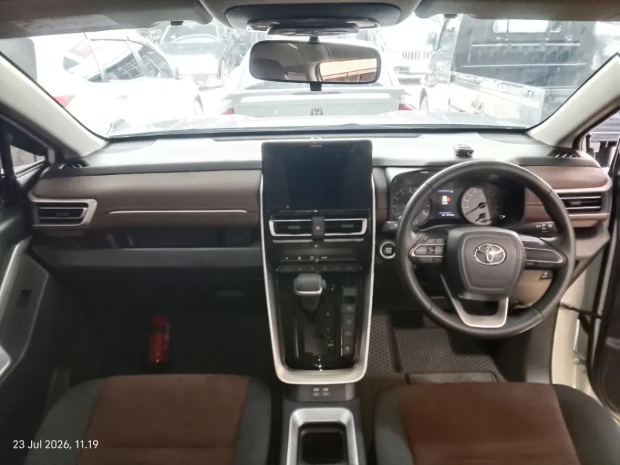 Foto Mobil Bekas Dashboard Toyota Kijang Innova 2.0 Zenix V CVT tahun 2022