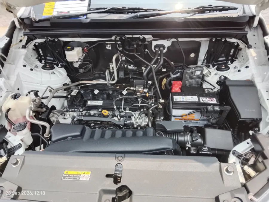 Foto Mobil Bekas Mesin Toyota Kijang Innova 2.0 Zenix V CVT tahun 2022