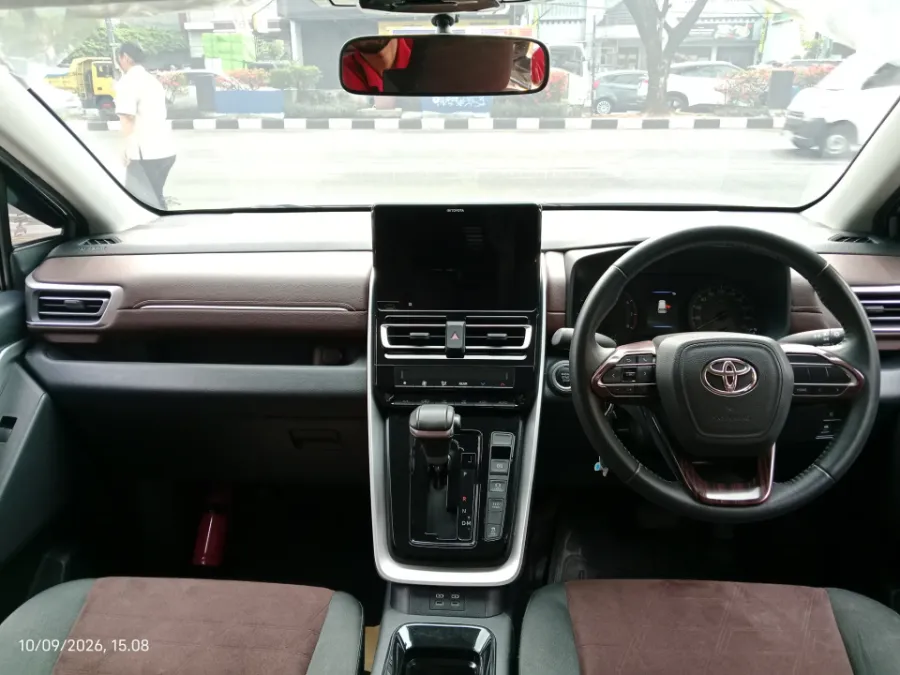 Foto Mobil Bekas Dashboard Toyota Kijang Innova 2.0 Zenix V CVT tahun 2023