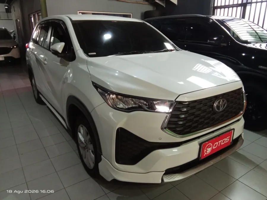Foto Mobil Bekas Kanan Depan Toyota Kijang Innova 2.0 Zenix V CVT tahun 2023