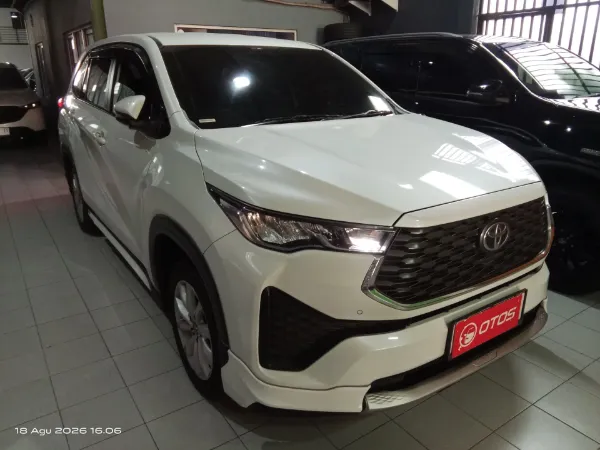 2023 Toyota Kijang Innova 2.0 Zenix V CVT - Foto 1 dari 6