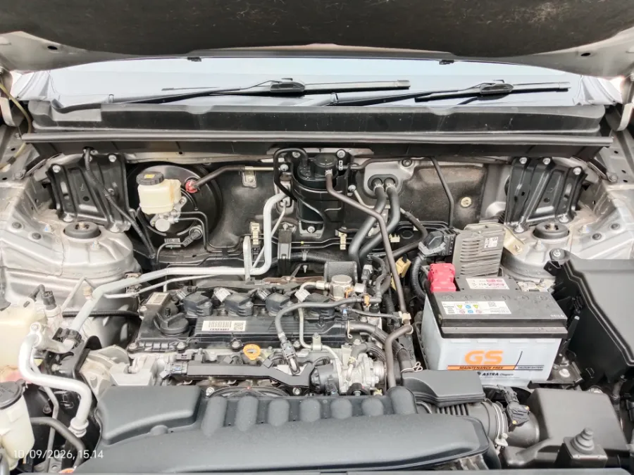 Foto Mobil Bekas Mesin Toyota Kijang Innova 2.0 Zenix V CVT tahun 2023
