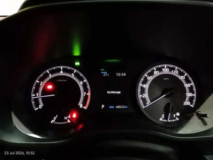 Foto Mobil Bekas Odometer Toyota Kijang Innova 2.0 Zenix V CVT tahun 2023